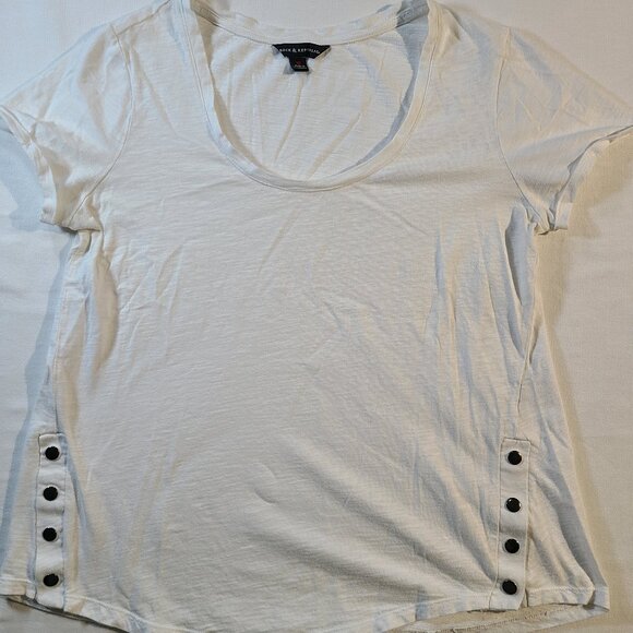 Rock & Republic White Tee Size M Scoopneck Cotton Jersey Side Snap Detail - Picture 3 of 7